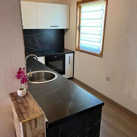 Vikendica Neprivaj *