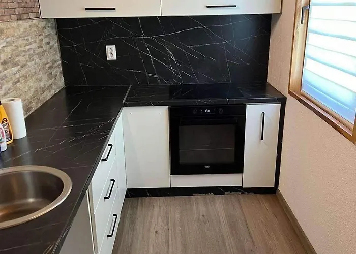 Vikendica Neprivaj Vares